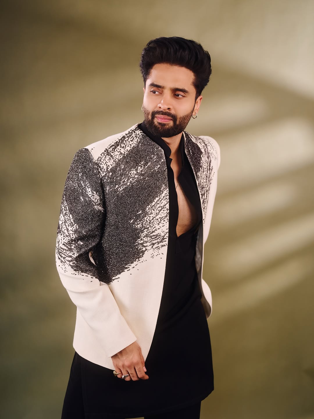 https://cinehind.com/public/uploads/images/newsimages/maannewsimage25082026_114217_IMG-20260825-WA0041.jpg