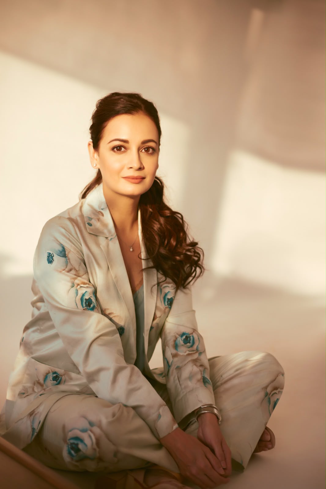 https://cinehind.com/public/uploads/images/newsimages/maannewsimage27082026_063223_IMG-20260827-WA0041.jpg